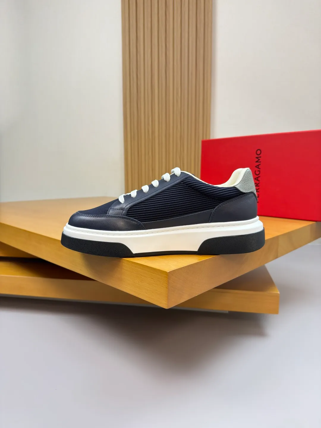 Men's men's shoes 💰420 [New style] 🏃‍♂️🏃‍♂️[ Ferragamo] Ferragamo - High-end quality original order·Casual sports shoes - Upper: 🔝Nappa calfskin, suede calfskin, shoe body. Sewing brand totem, tongue air pressure brand logo - Inner: water-dyed cowhide - Outsole: ultra-light TPU foam rubber; molded outsole -Ultra-high quality control and fine workmanship: outstanding (high-end, extravagance, grade) -Size: 38-45 (46, can be customized)